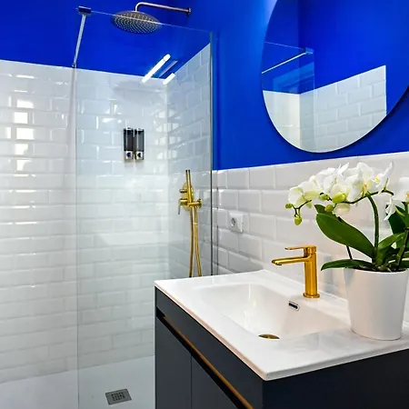 Royal Blue - * روما