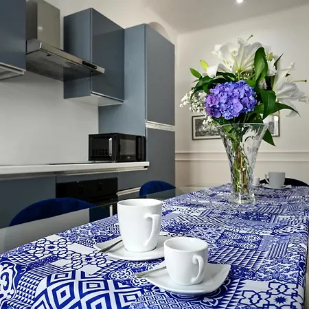 Royal Blue - * روما