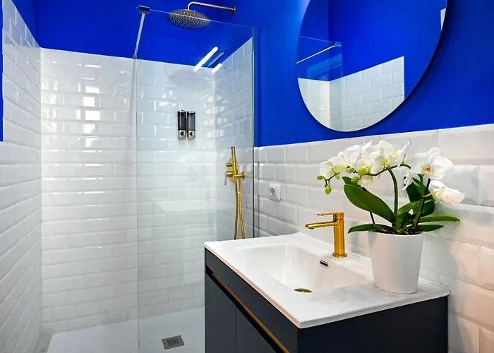 Royal Blue - * Roma